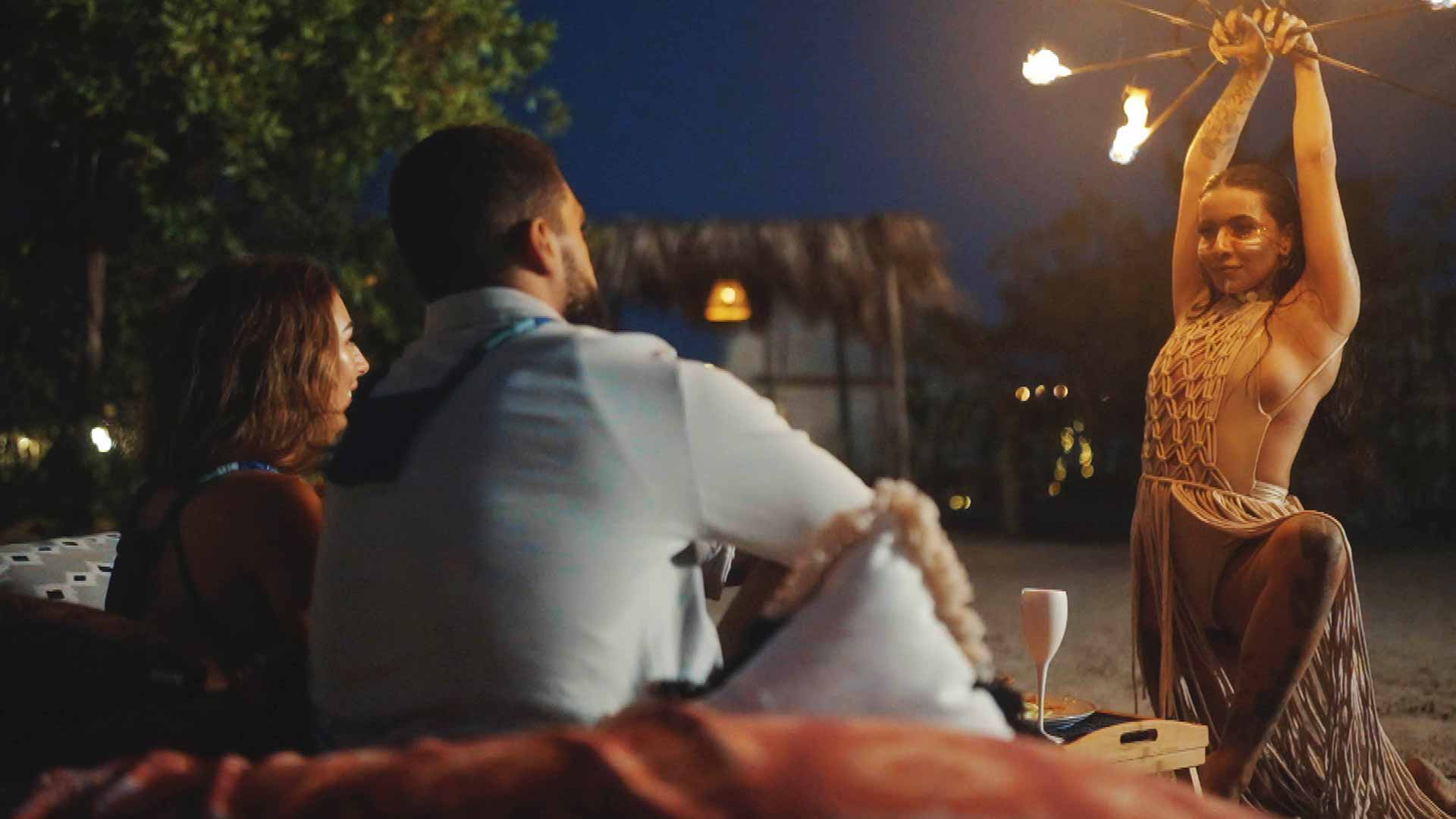 Dating Naked UK thumbnail